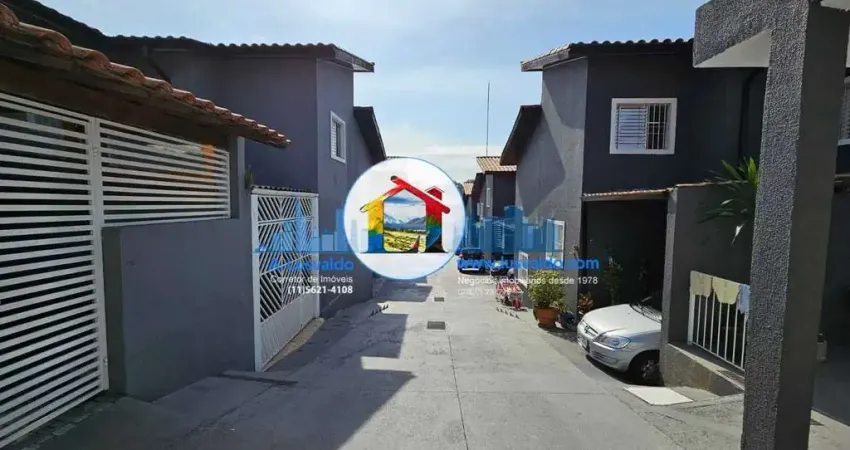 Belo Sobrado em condomínio com 2 dormitórios e 1 vaga na Vila Joaniza!