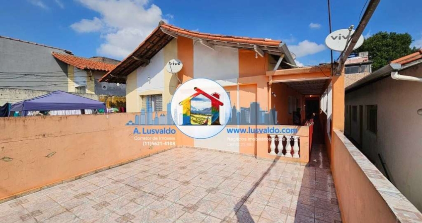 Casa com 2 dormitórios, mais 1 moradia, terraço, sacada e 2 vagas no jardim Itapura