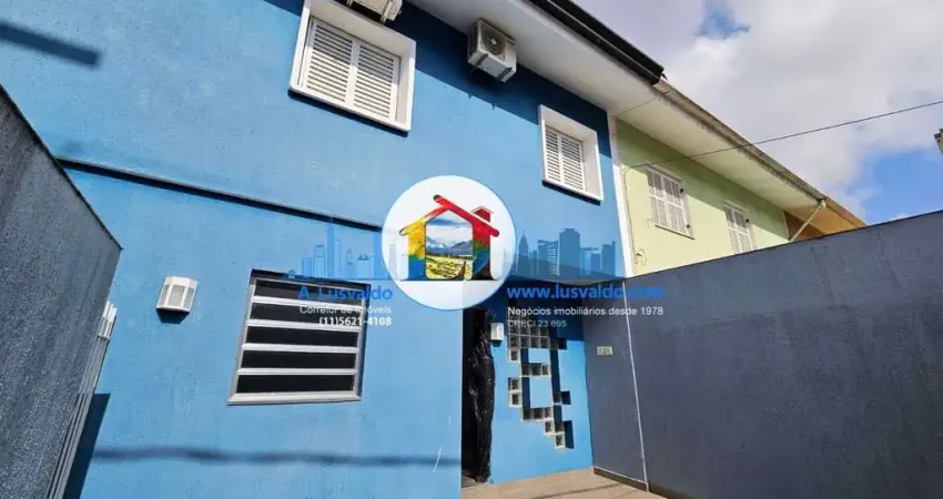 Belo Sobrado com 3 dormitórios, escritório, 2 vagas em condomínio Fechado no Planalto