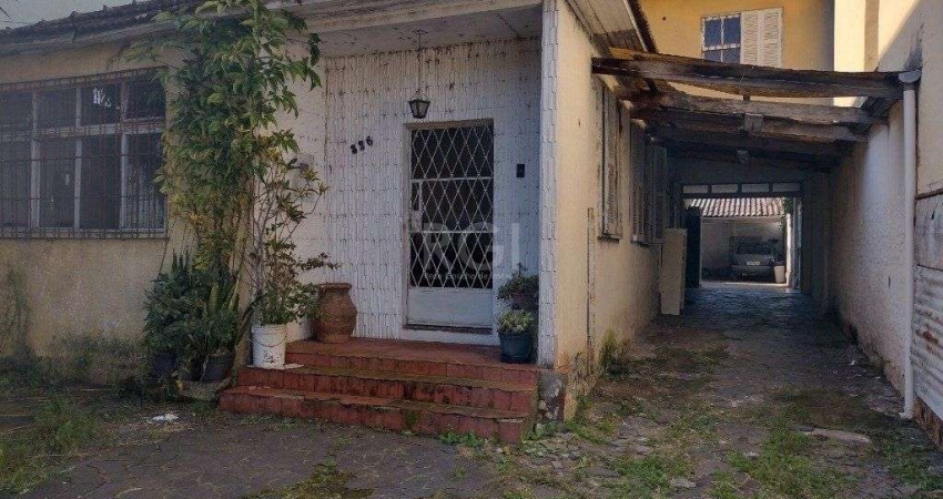 Casa com 6 quartos à venda na Avenida Cruz Alta, 417, Nonoai, Porto Alegre