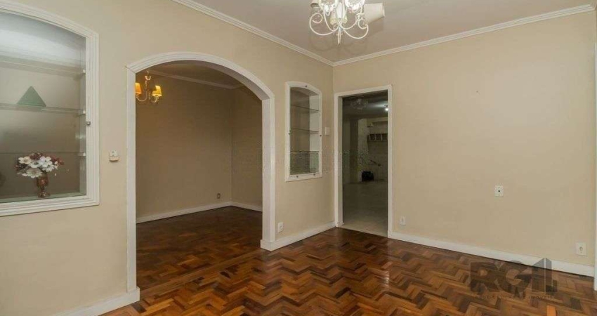 Excelente casa de 389,53m² com 8 dormitórios e 3 vagas.