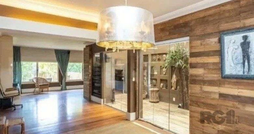 Excelente casa de 220m² com 3 dormitórios no bairro Tristeza.