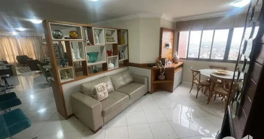 Apartamento com 3 dormitórios, 1 suíte, lavabo, 2 vagas cobertas, semimobiliado, churrasqueira e lareira.