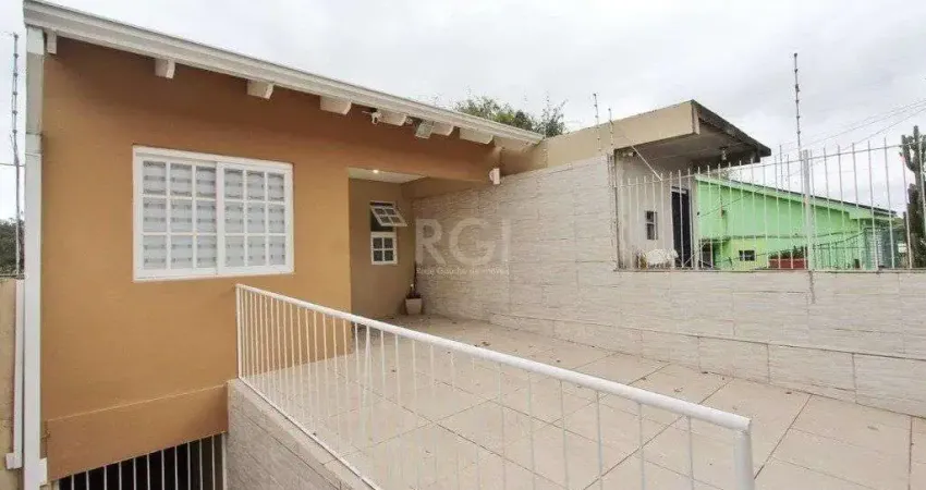 Casa com 2 quartos à venda na Rua Felizardo de Farias, 270, Medianeira, Porto Alegre
