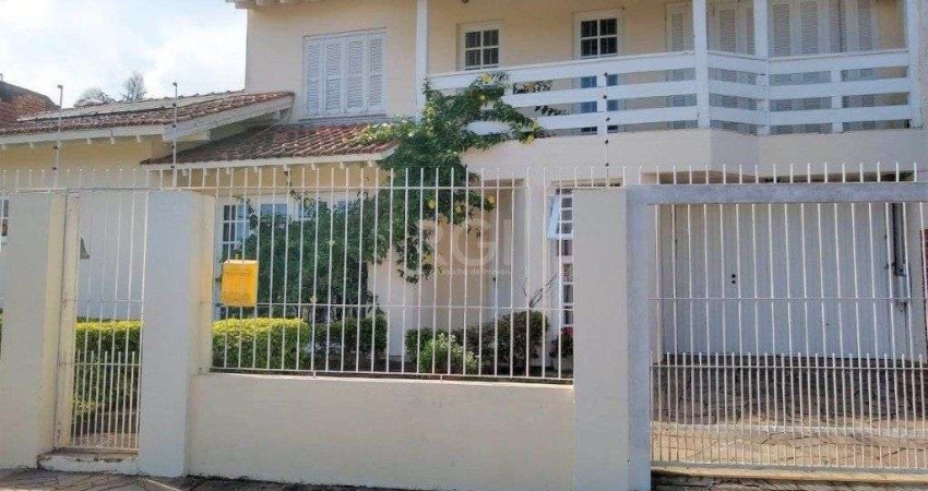 Casa para Venda - 264m², 3 dormitórios, sendo 1 suites, 3 vagas - Vila Nova