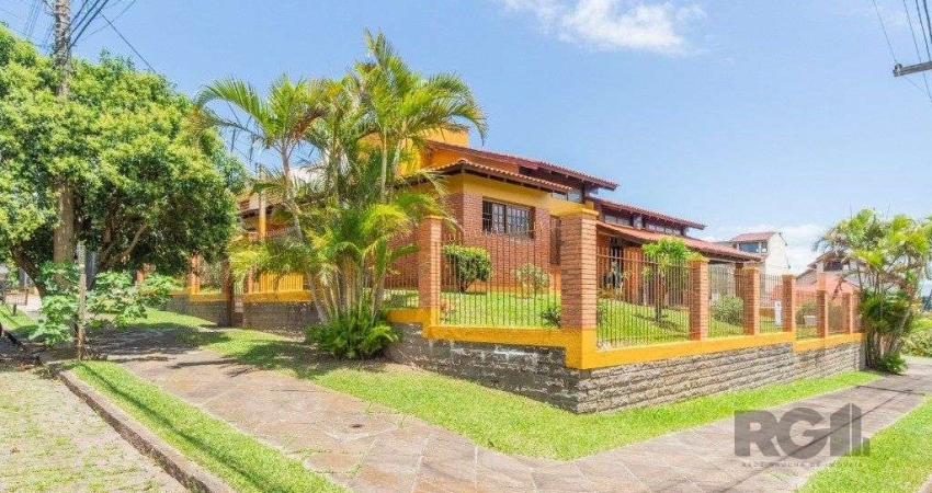 Casa para Venda - 302m², 4 dormitórios, sendo 1 suites, 4 vagas - Espirito Santo
