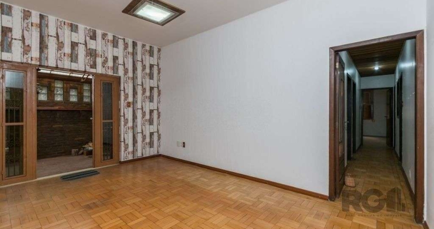 Excelente casa de 150m² com 3 dormitórios e 2 vagas.