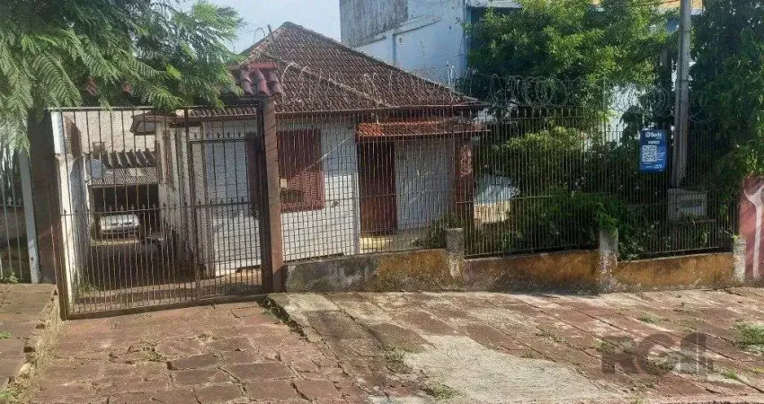Casa com 3 quartos à venda na Rua Oscar Schneider, 555, Medianeira, Porto Alegre