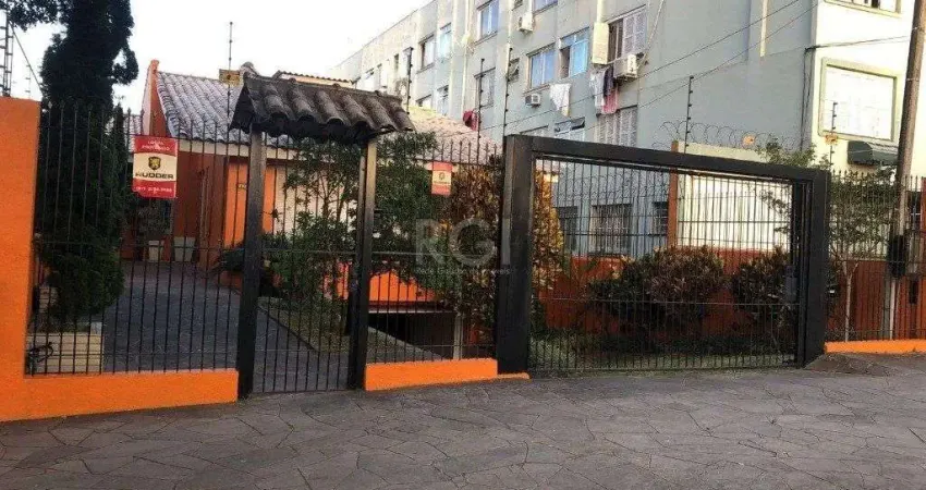 Casa com 3 quartos à venda na Rua Pedro Boticário, 142, Glória, Porto Alegre
