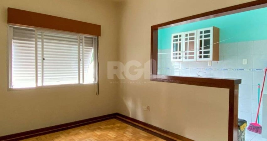 Apartamento 1 dormitório, de frente, com ótima posição solar, no Centro Histórico