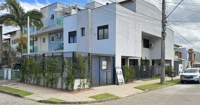 Casa em porto alegre, no bairro hípica, com 4 dormitório(s), à venda.