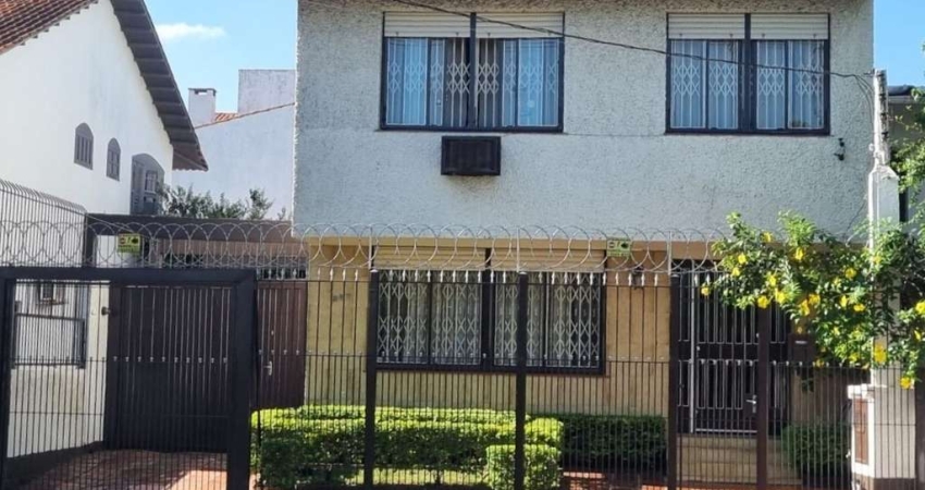 Casa com 3 quartos à venda na Avenida São Sebastião, 349, Nonoai, Porto Alegre