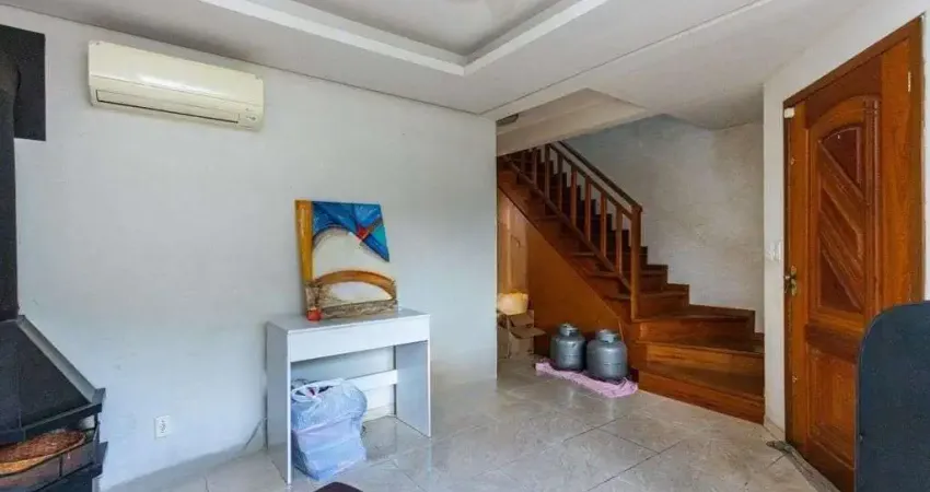 Casa de 3 dormitórios no Bairro Lomba do Pinheiro - Porto Alegre