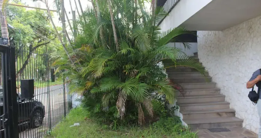 Casa com 3 quartos à venda na Avenida Professor Paula Soares, 616, Jardim Itu Sabará, Porto Alegre