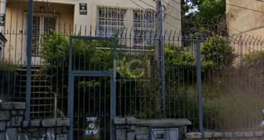 Casa à venda na Avenida Protásio Alves, 1965, Petrópolis, Porto Alegre