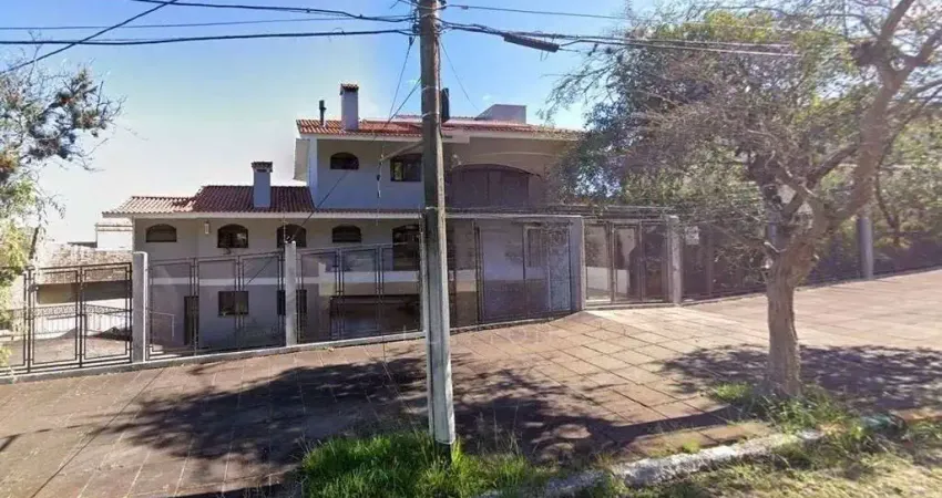 Casa de Alto Padrão para Alugar — 650 m², 5 Suítes, Salão de Festas e Sustentável — Pedra Redonda, Porto Alegre