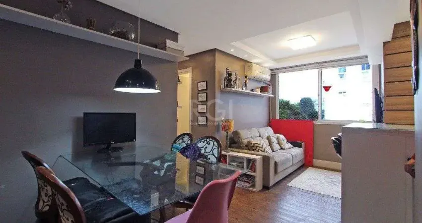 Apartamento de 2 domitórios, 1 vaga no bairro Cristal - Porto Alegre RS