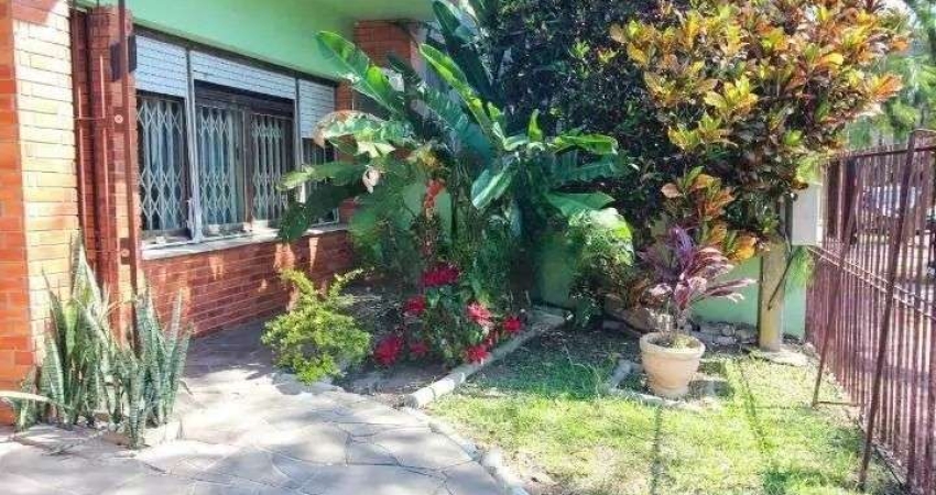 Aluguel de Casa Ampla com Suíte, Churrasqueira e Edícula em Santana – POA