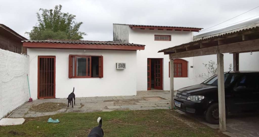 Casa de 3 dormitórios a Venda no Bairro Ponta Grossa - Porto Alegre