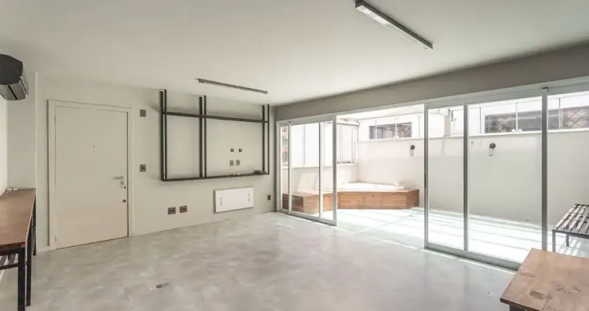 Apartamento Garden no bairro Pertrópolis de 3 dormitórios e 2 vagas DESOCUPADO