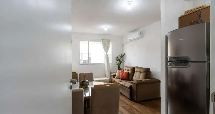 Charmoso apartamento semimobiliado de 2 dormitórios e 1 vaga de garagem no bairro restinga!