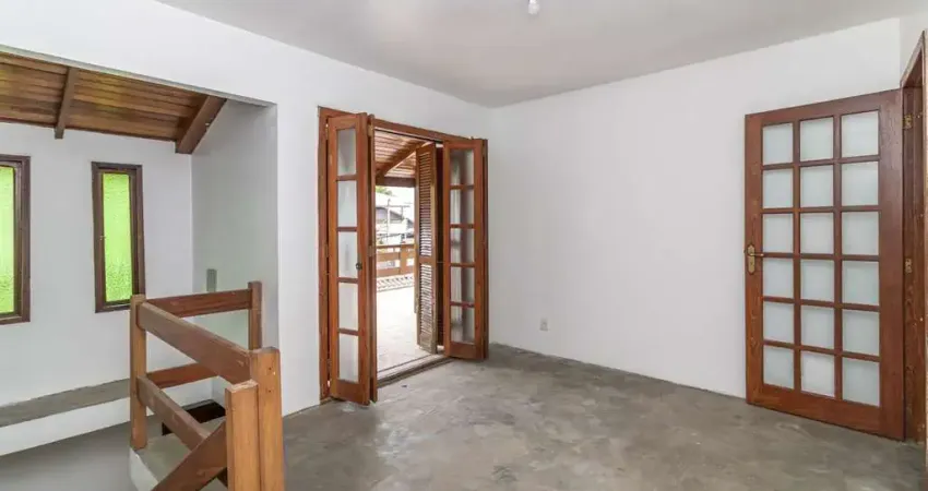 Casa com 4 quartos à venda na Rua Dom Jaime de Barros Câmara, 325, Sarandi, Porto Alegre