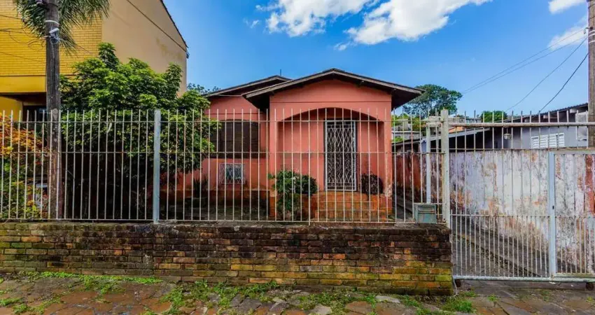 Casa com 3 quartos à venda na Rua Souza Lobo, 1291, Vila Jardim, Porto Alegre