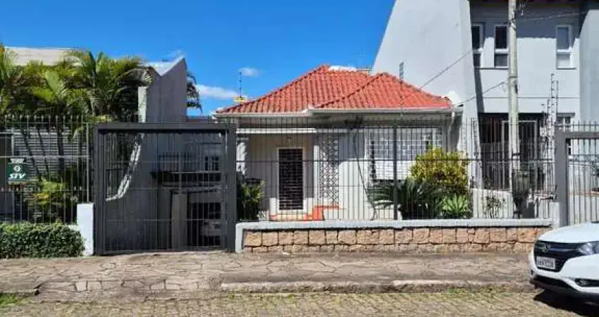 Casa com 3 quartos à venda na Rua Eurico Lara, 516, Medianeira, Porto Alegre