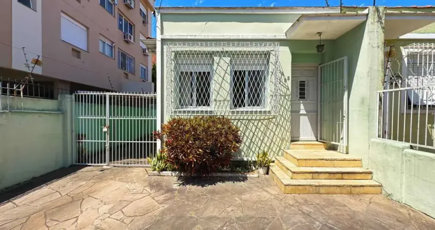 Casa com 3 quartos à venda na Rua Padre Caldas, 95, Partenon, Porto Alegre