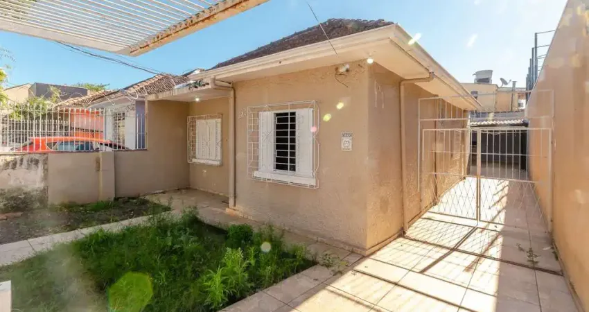 Casa a venda no bairro são josé com 3 dormitórios e amplo pátio