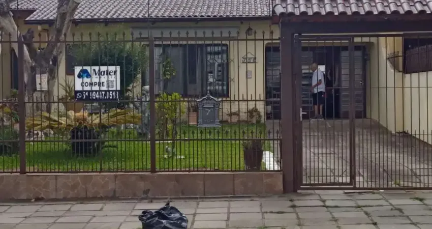 Casa com 3 quartos à venda na Rua João Mora, 356, Cavalhada, Porto Alegre
