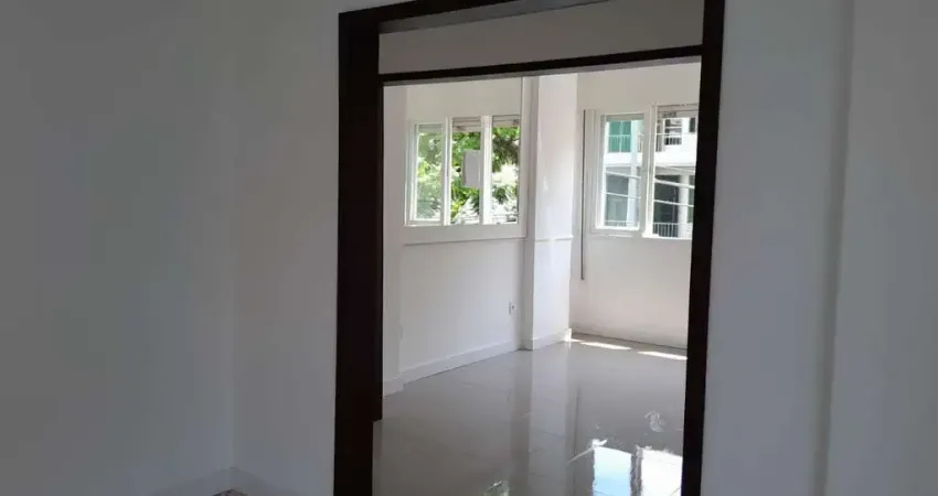 Apartamento à venda no edifício caravellas, localizado na rua dr. timóteo, no bairro moinhos de vento