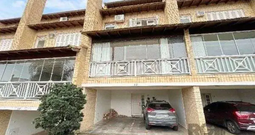 Casa Condominio em Porto Alegre, no bairro Sétimo Céu, com 4 dormitório(s), e 4