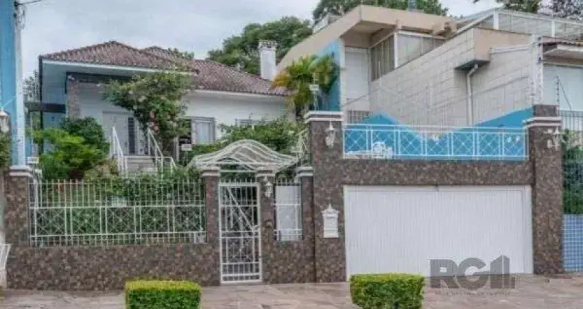 Casa em Porto Alegre, no bairro Vila Assunção, com 3 dormitório(s), e 3 banheiro
