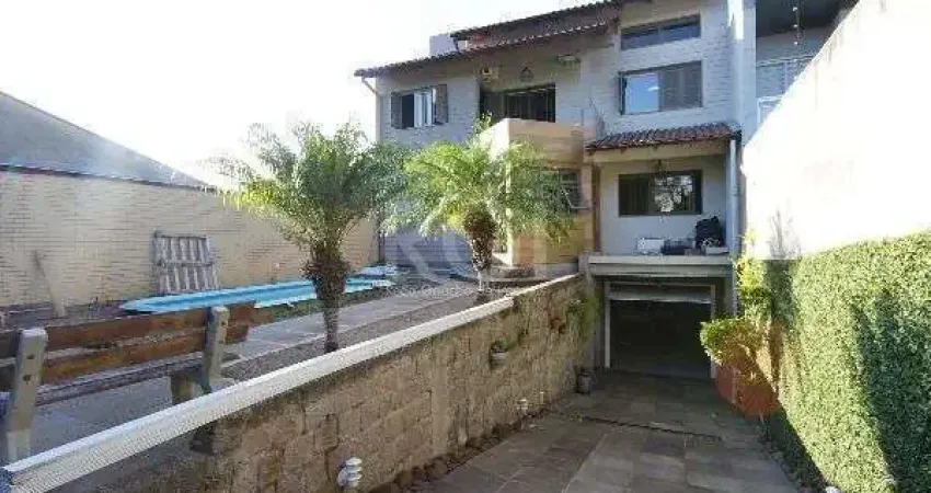 Casa para Venda - 300m², 2 dormitórios, sendo 1 suites, 8 vagas - Nonoai