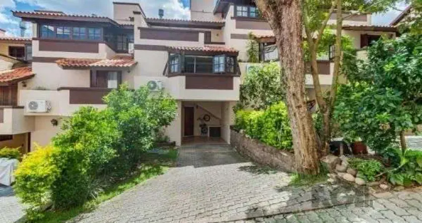 Casa Condominio em Porto Alegre, no bairro Vila Conceição, com 3 dormitório(s),