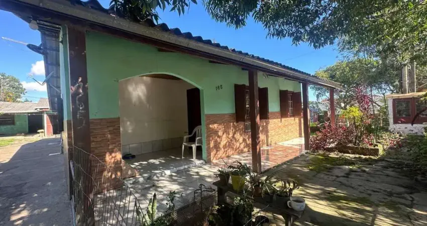 Casa com 2 dormitórios suítes no bairro Lageado, em área rural de Porto Alegre