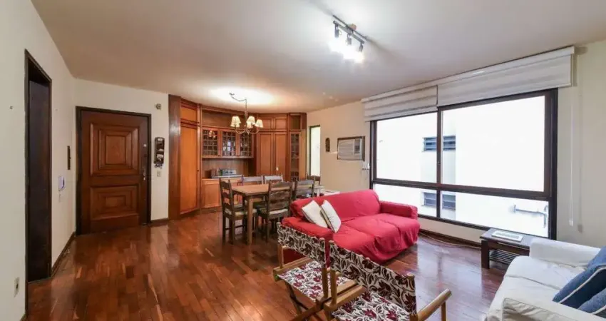 Apartamento de 3 dormitórios à venda em no bairro Petrópolis, Porto Alegre.