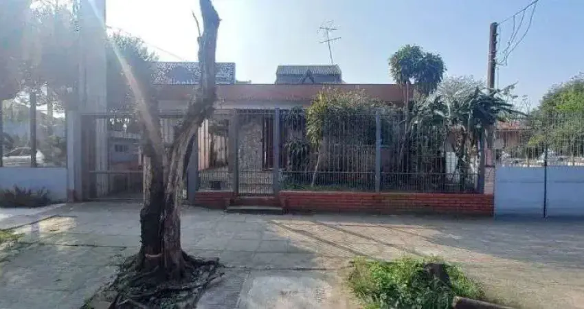 Casa para alugar na Av. Alberto Pasqualini – 3 dormitórios, 2 vagas, ótima localização