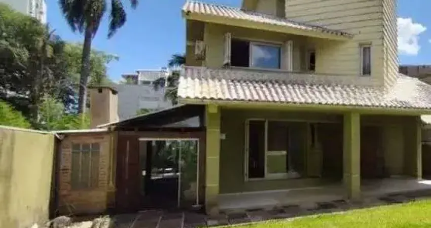 Casa para Locação em Pátio Compartilhado – Bairro Teresópolis