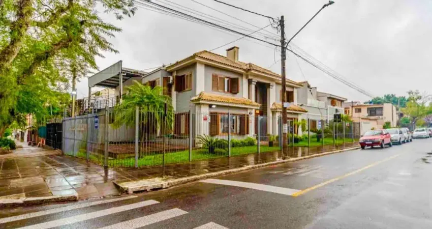 Casa com pátio 4 dormitórios 4 vagas Residencial ou Com. Partenon Porto Alegre