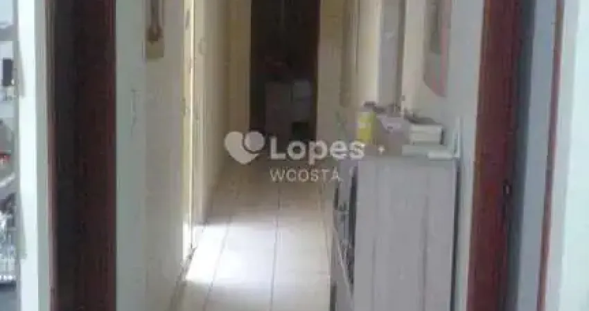 Ótima Casa 270m², 2 Dormitórios, 1 Suíte, 3 Vagas na Garagem, no Bairro Jardim São Judas Tadeu, em Campinas - SP.