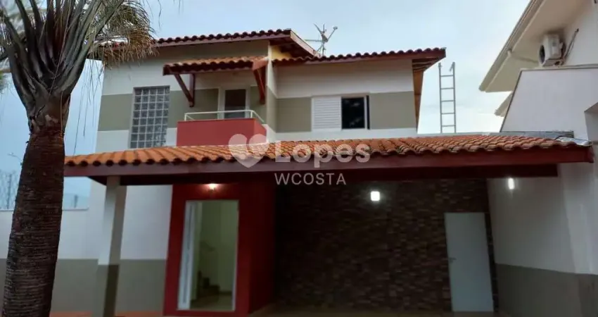 Sobrado com 3 dorms, Condomínio Okinawa