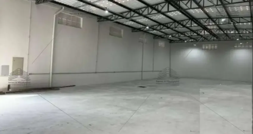 Galpão na Mooca em Excelente localização, Avenida Arno, 400 m2, pé direiro 7,00 metros de esquina.
