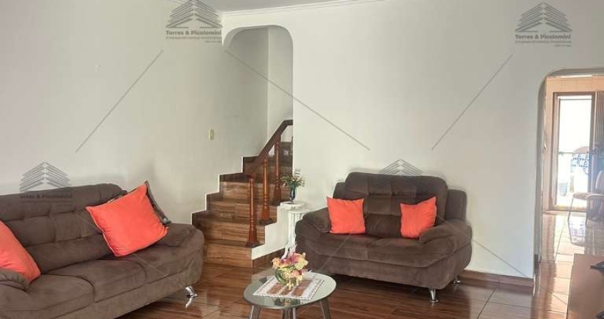 Casa à venda na Mooca,  2 quartos, sala, 2 banheiros, 1 vaga de garagem, 200m² de área. Venha conferir!