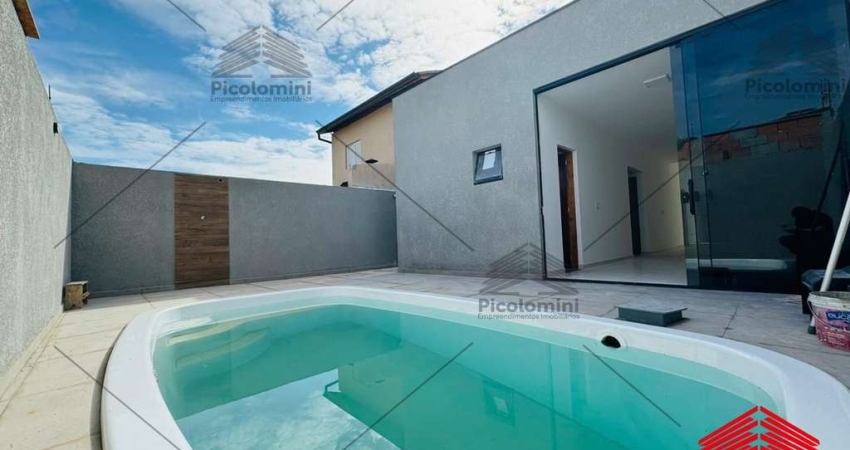Casa de Condomínio em Caucaia do Alto com 3 Quartos, 1 Suíte, sala ampla, 2 Vagas, quintal com churrasqueira e piscina privativa, lago e muito mais