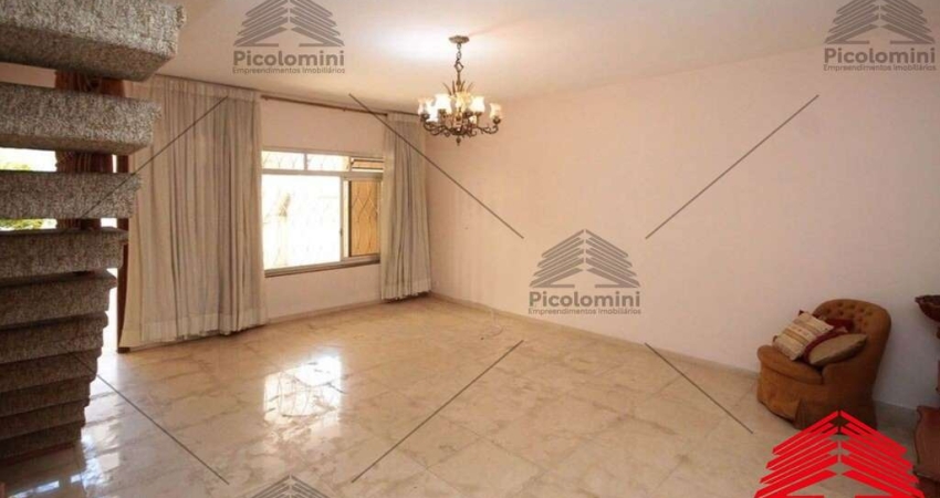 Sobrado a venda de 130 m² na Aclimação, 3 dormitórios,  2 banheiros, lavanderia, cozinha planejada, varanda, quintal, 2 vagas de garagem