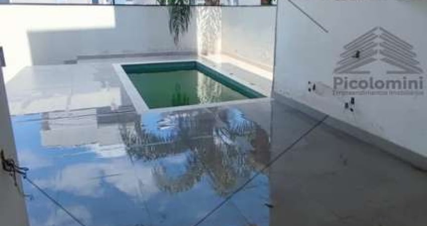 Sobrado Condomínio Fechado Cotia-SP, 297 metros, 3 quartos, 1 suíte, sala ampla, 4 banheiros, 9 vagas de garagem, Piscina privativa, espaço gourmet