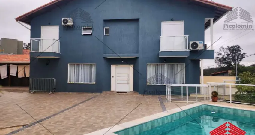 Casa, alto padrão próximo ao Parque do Carmo, móveis planejados, piscina aquecida, área gourmet, energia solar, ar condicionado, aquecedor central.