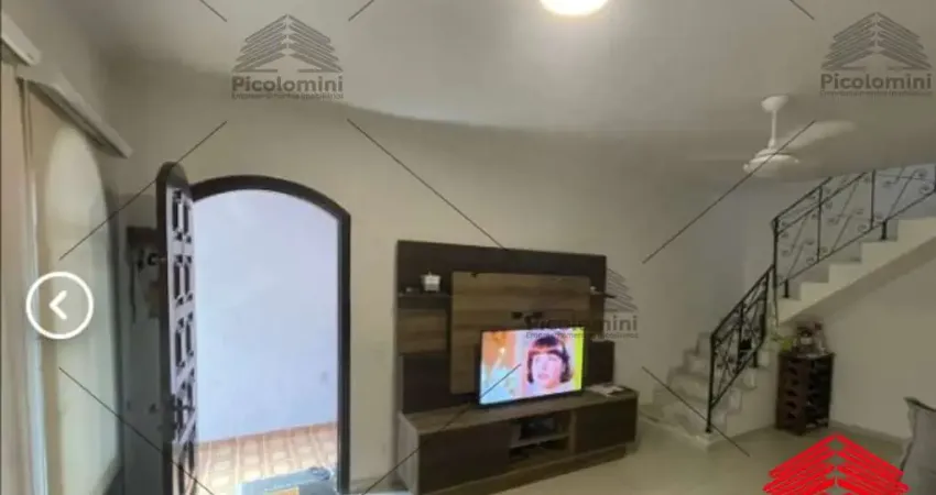 Sobrado 150m2 Tatuapé, Próximo ao Metrô Carrão e Hospital São Luiz, Terreno 5,70mx21m, 3 dormitórios, 2 vagas de garagem, edícula, quintal e corredor